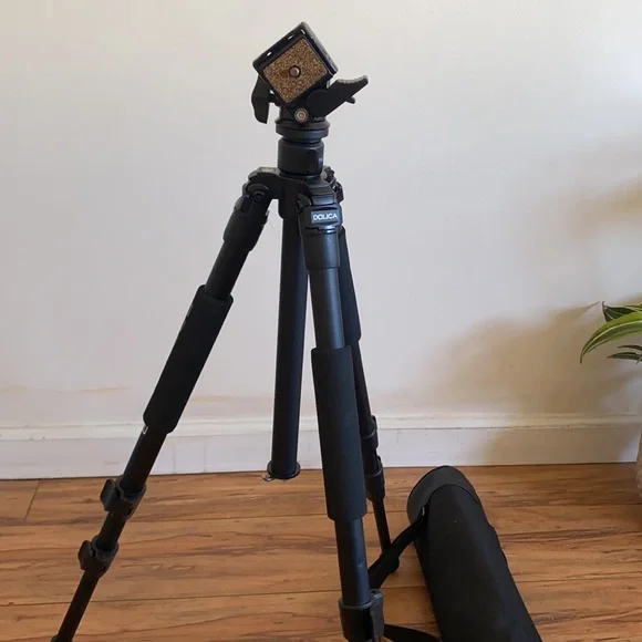 🪞 dolica proline media tripod adjustable with carry pouch